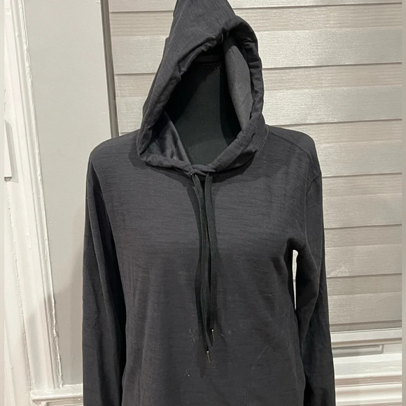 4 old navy workout tops - Picture 9 of 15